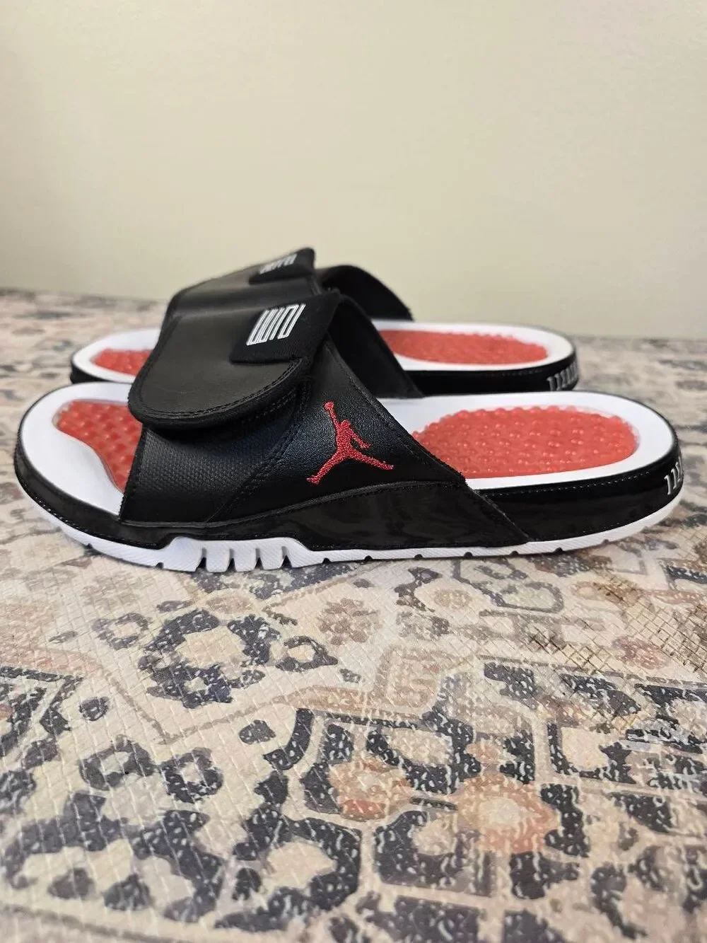 Jordan Hydro XI Retro Men's Slide Red Black Sandle Size 9